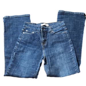 Vintage Levi Strauss fit perfectly 512 bootcut jeans size 8s
